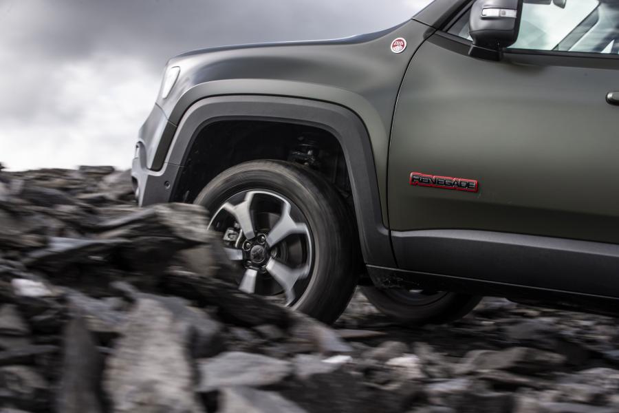 Детали экстерьера Jeep Renegade Trailhawk (BU) 2018 года  (UK) (фото 6 из 36)